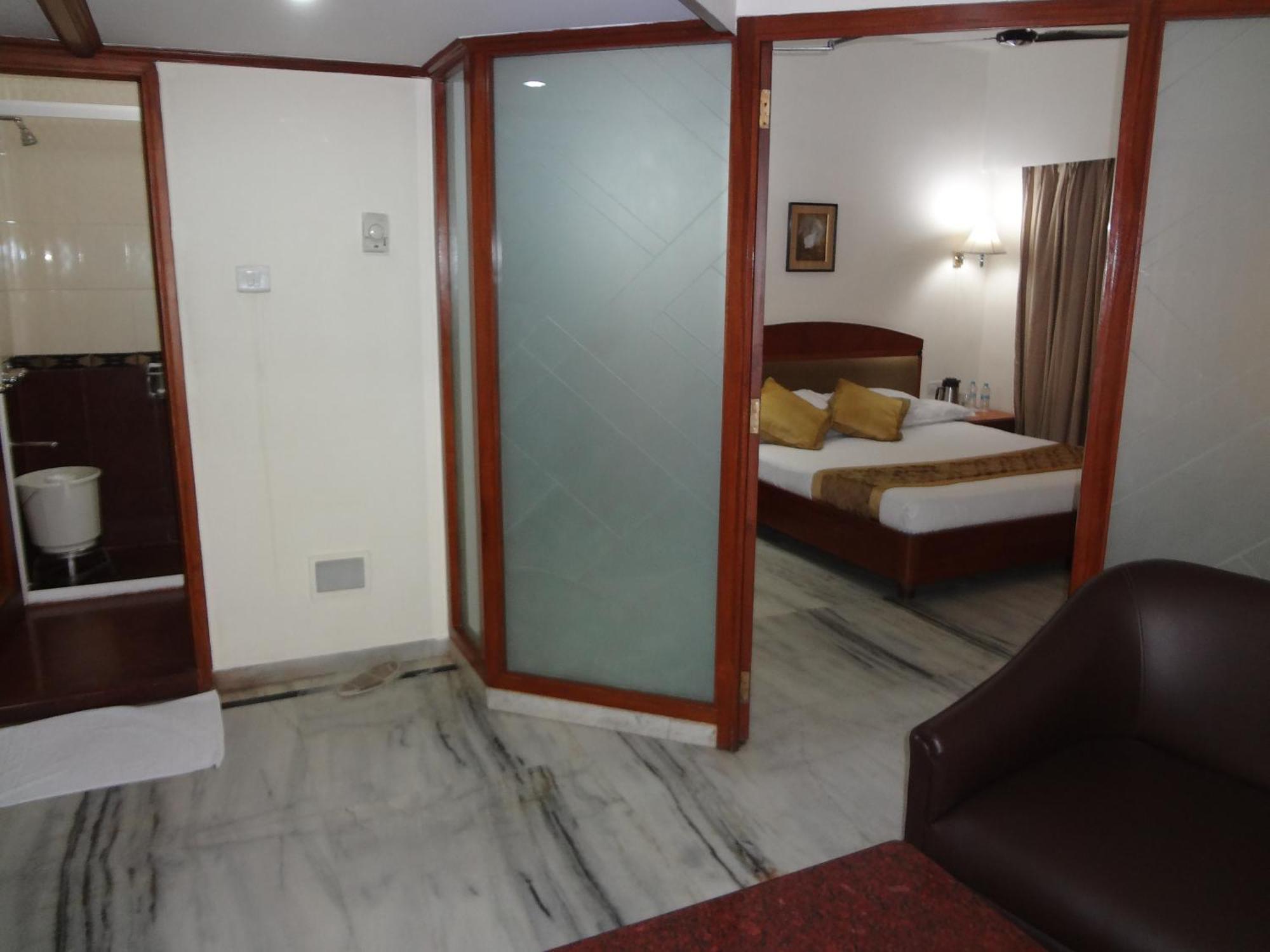 Daspalla Executive Court Вишакхапатнам Экстерьер фото